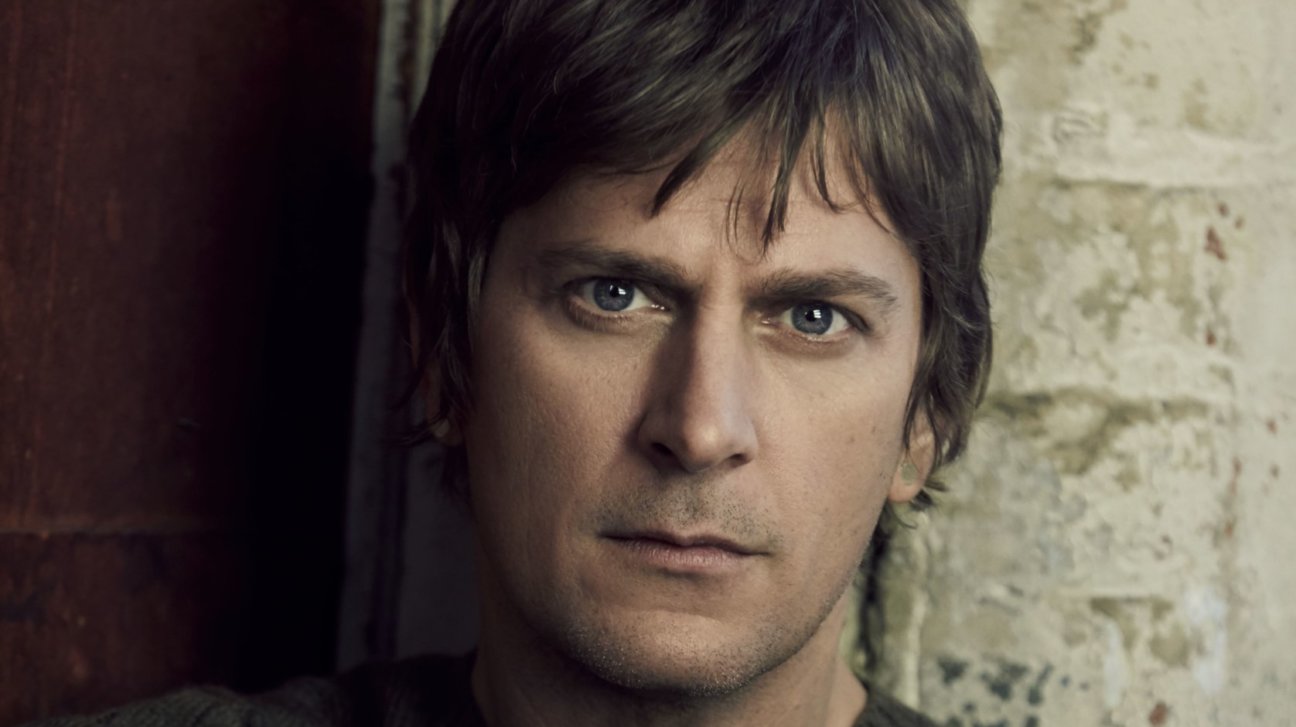 Round Hill Music signs Rob Thomas to worldwide publishing deal - Music ...