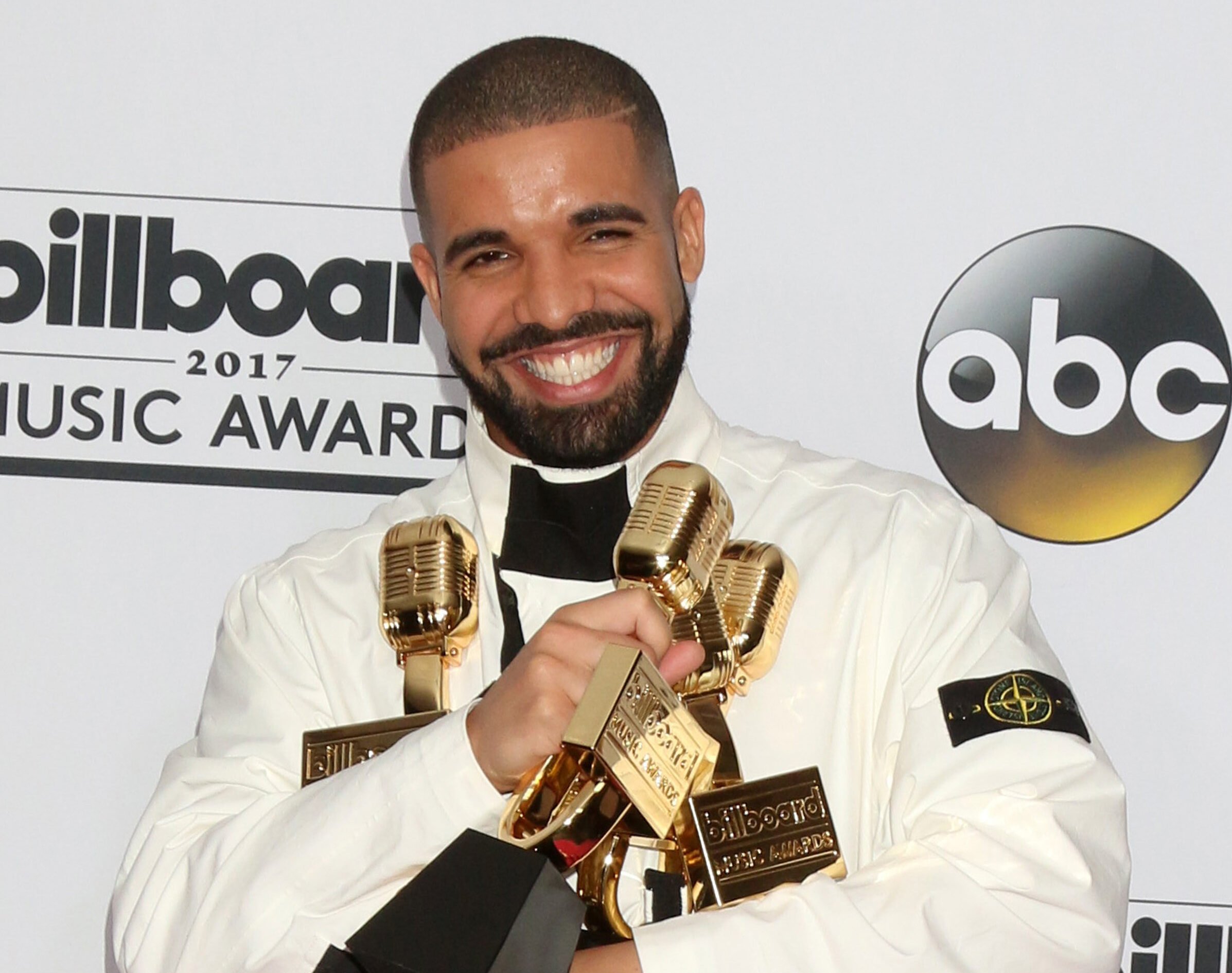 Apple Music, Deezer, TIDAL pull down viral AI ‘fake Drake’ track